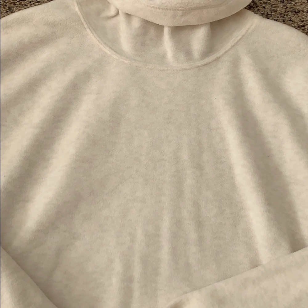 Fleece pullover - Picture 2 of 2